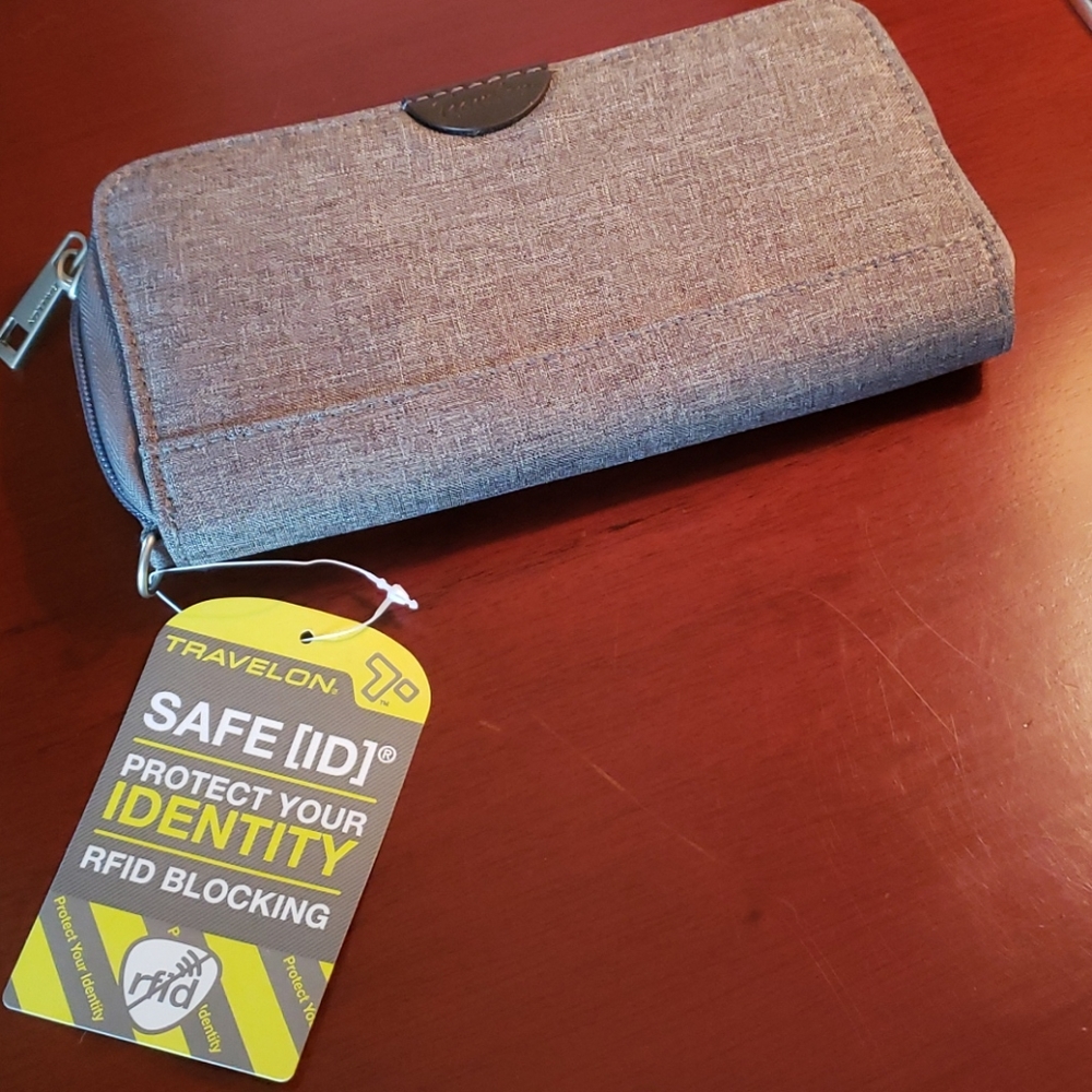 Travelon Safe ID wallet